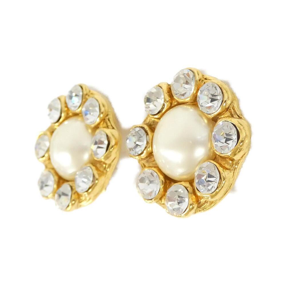 CHANEL Authentic White Earrings - Picture 2 of 4